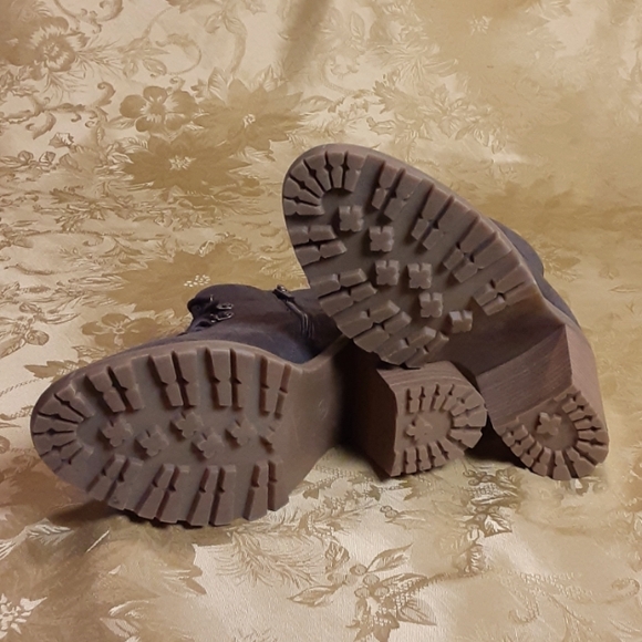 UNIVERSAL TREAD Faux Leather Lace Up High Chunky Heel Ankle Booties Size 9 Brown - Picture 4 of 10